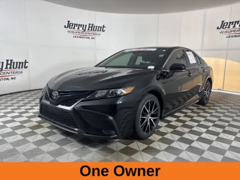 More photos of 2023 Toyota Camry SE at Jerry Hunt Supercenter - Lexington, NC