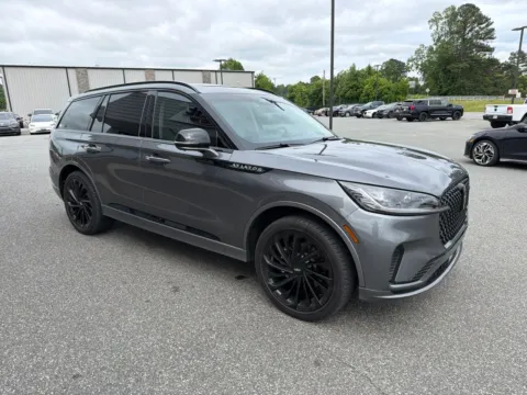 More photos of 2025 Lincoln Aviator Reserve at Jerry Hunt Supercenter - Lexington, NC