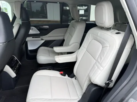 More photos of 2025 Lincoln Aviator Reserve at Jerry Hunt Supercenter - Lexington, NC
