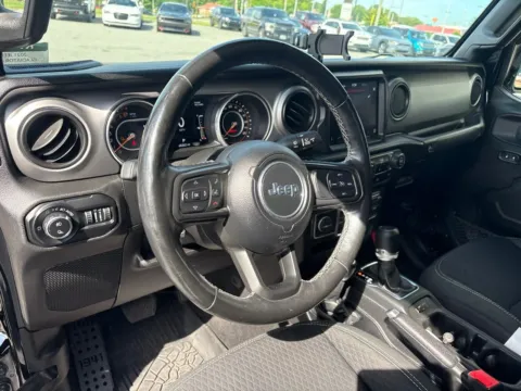 More photos of 2021 Jeep Gladiator Sport at Jerry Hunt Supercenter - Lexington, NC