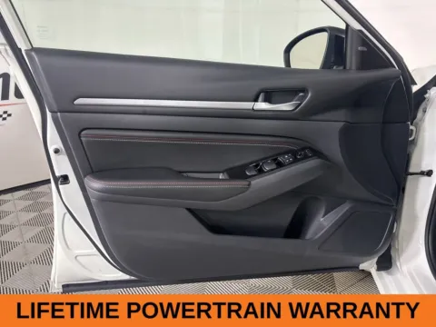 More photos of 2023 Nissan Altima 2.5 SR at Jerry Hunt Supercenter - Lexington, NC