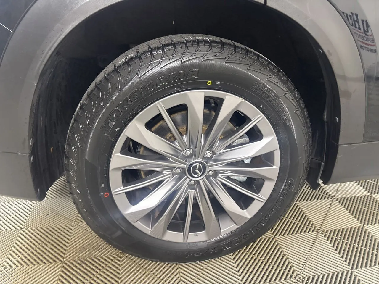 2025 Mazda CX-90 Preferred Package - Photo 33