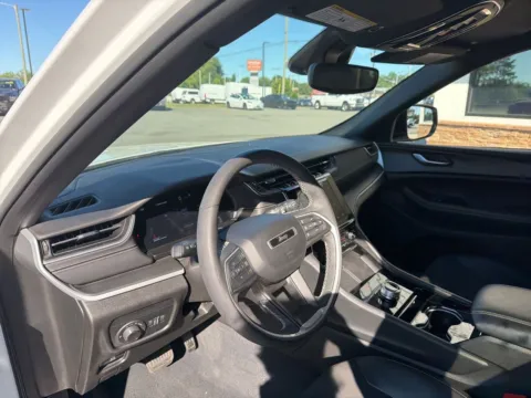 More photos of 2023 Jeep Grand Cherokee Altitude X at Jerry Hunt Supercenter - Lexington, NC