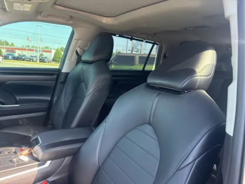 Another view of 2021 Toyota Highlander XLE for sale in Lexington, NC at Jerry Hunt Supercenter - Lexington
