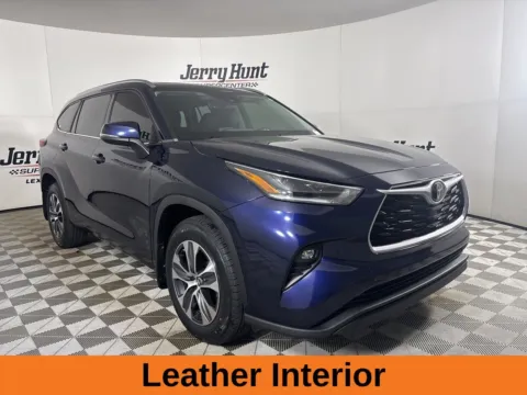 More photos of 2021 Toyota Highlander XLE at Jerry Hunt Supercenter - Lexington, NC