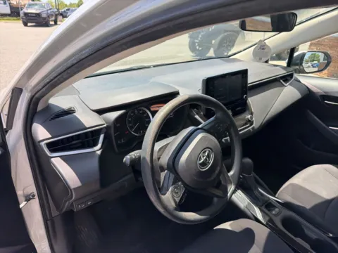 More photos of 2022 Toyota Corolla LE at Jerry Hunt Supercenter - Lexington, NC