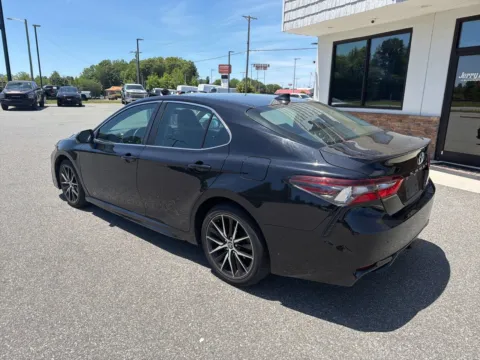 More photos of 2022 Toyota Camry SE at Jerry Hunt Supercenter - Lexington, NC