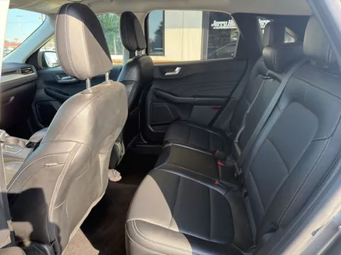 More photos of 2022 Ford Escape Hybrid SEL at Jerry Hunt Supercenter - Lexington, NC