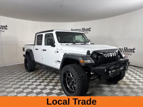 More photos of 2020 Jeep Gladiator Sport at Jerry Hunt Supercenter - Lexington, NC