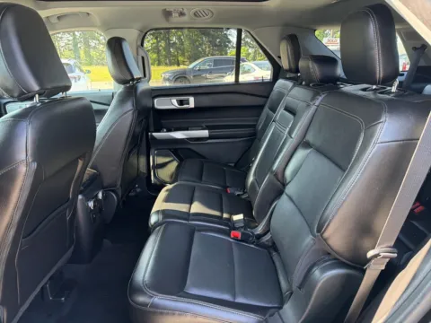 More photos of 2022 Ford Explorer Limited at Jerry Hunt Supercenter - Lexington, NC
