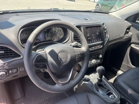 More photos of 2021 Jeep Cherokee Latitude Lux at Jerry Hunt Supercenter - Lexington, NC