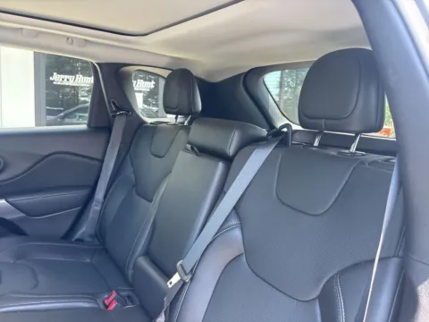 More photos of 2021 Jeep Cherokee Latitude Lux at Jerry Hunt Supercenter - Lexington, NC