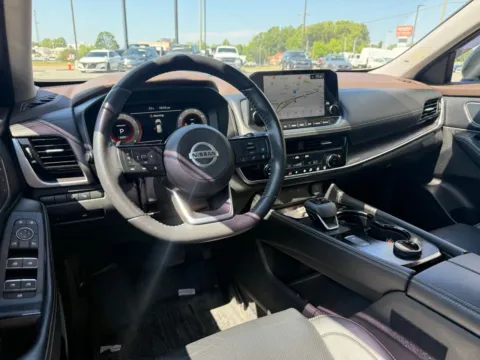More photos of 2021 Nissan Rogue Platinum at Jerry Hunt Supercenter - Lexington, NC