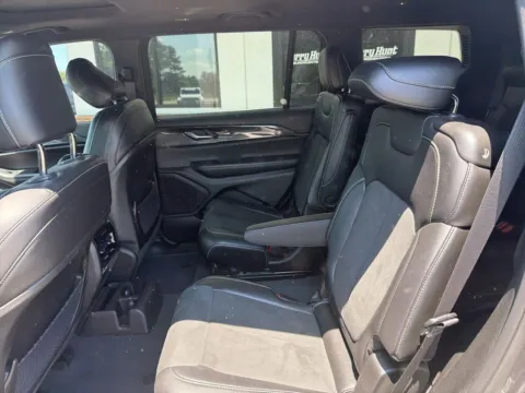 More photos of 2023 Jeep Grand Cherokee L Altitude at Jerry Hunt Supercenter - Lexington, NC