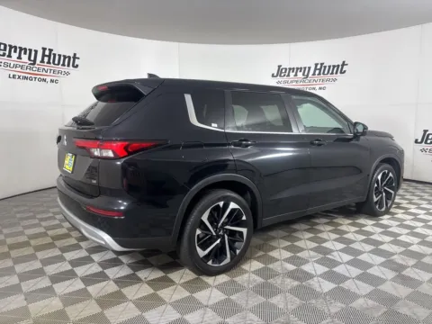 More photos of 2023 Mitsubishi Outlander SE at Jerry Hunt Supercenter - Lexington, NC