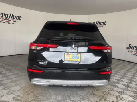 More photos of 2023 Mitsubishi Outlander SE at Jerry Hunt Supercenter - Lexington, NC