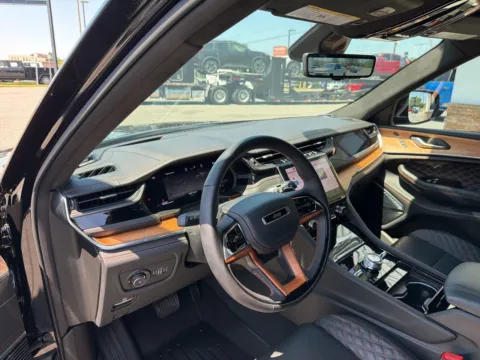 More photos of 2023 Jeep Grand Cherokee L Summit at Jerry Hunt Supercenter - Lexington, NC