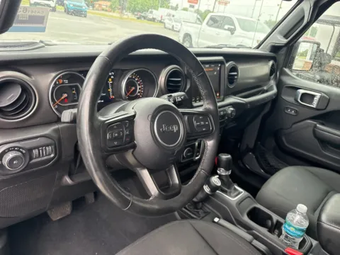 More photos of 2022 Jeep Wrangler Willys at Jerry Hunt Supercenter - Lexington, NC