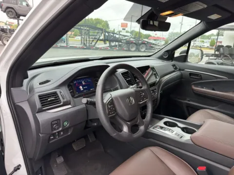 More photos of 2024 Honda Passport EX-L at Jerry Hunt Supercenter - Lexington, NC
