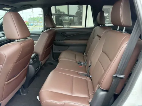 More photos of 2024 Honda Passport EX-L at Jerry Hunt Supercenter - Lexington, NC