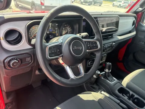 More photos of 2025 Jeep Wrangler Sahara at Jerry Hunt Supercenter - Lexington, NC