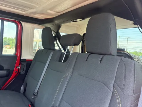 More photos of 2025 Jeep Wrangler Sahara at Jerry Hunt Supercenter - Lexington, NC