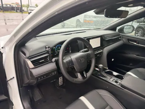 More photos of 2025 Toyota Camry SE at Jerry Hunt Supercenter - Lexington, NC