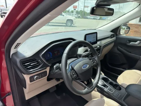 More photos of 2022 Ford Escape Titanium at Jerry Hunt Supercenter - Lexington, NC