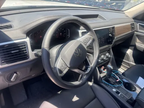 More photos of 2023 Volkswagen Atlas 3.6L V6 SE w/Technology at Jerry Hunt Supercenter - Lexington, NC