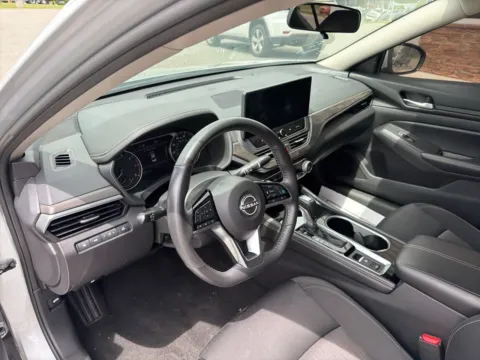 More photos of 2024 Nissan Altima 2.5 SV at Jerry Hunt Supercenter - Lexington, NC