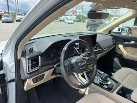 More photos of 2023 Audi Q5 45 S line Premium at Jerry Hunt Supercenter - Lexington, NC