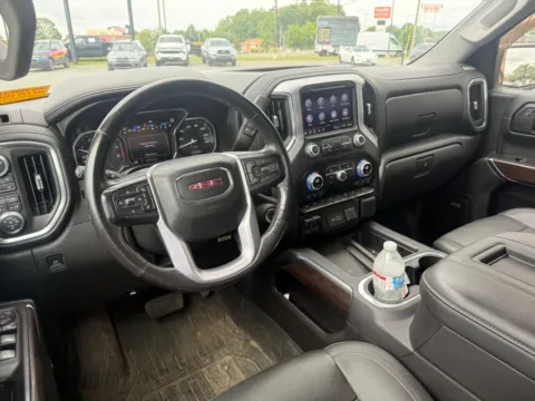 More photos of 2021 GMC Sierra 1500 SLT at Jerry Hunt Supercenter - Lexington, NC