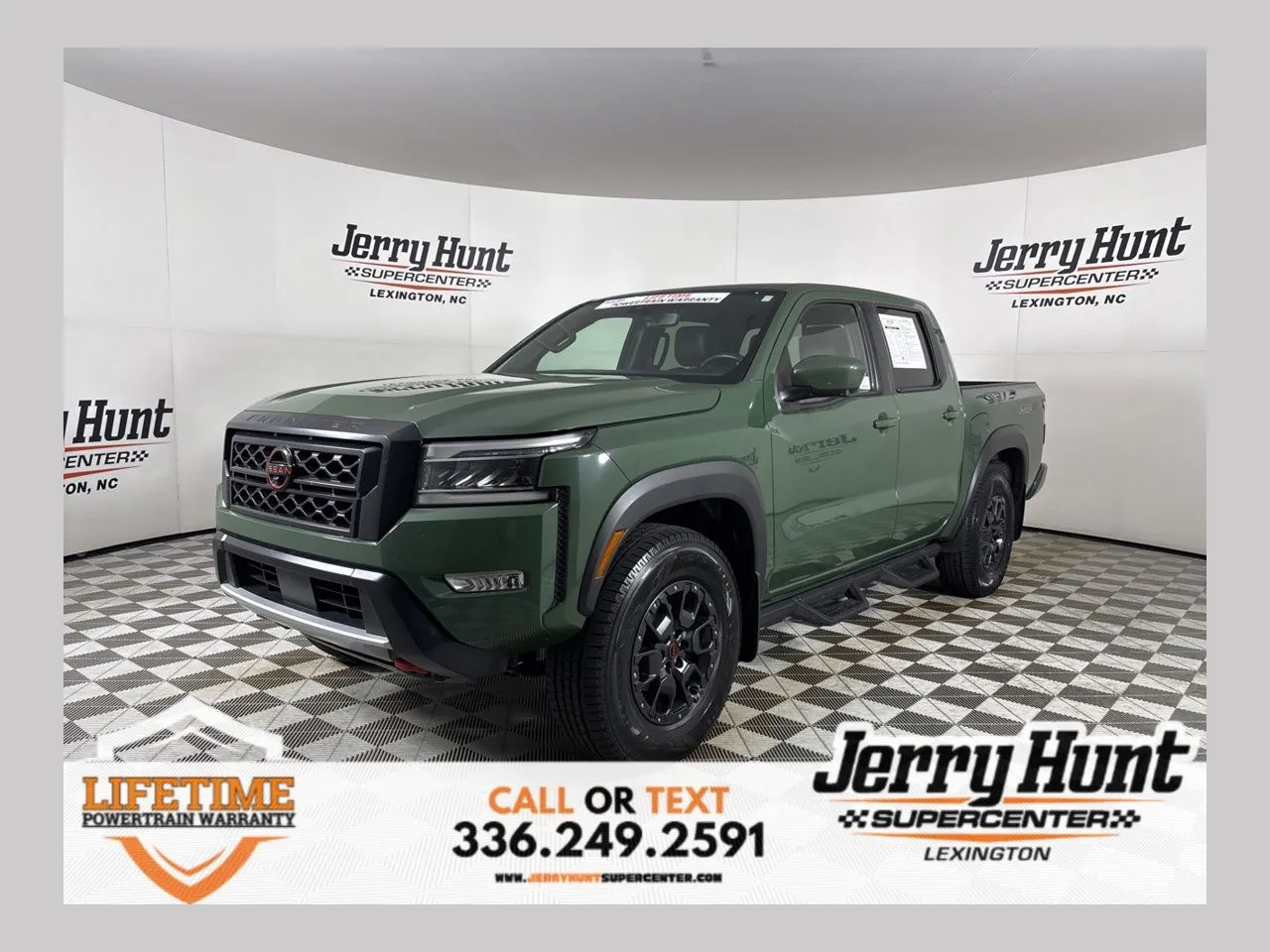2023 Nissan Frontier PRO-4X Crew Cab 4X4's photo