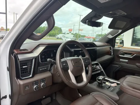 More photos of 2023 GMC Sierra 1500 Denali at Jerry Hunt Supercenter - Lexington, NC