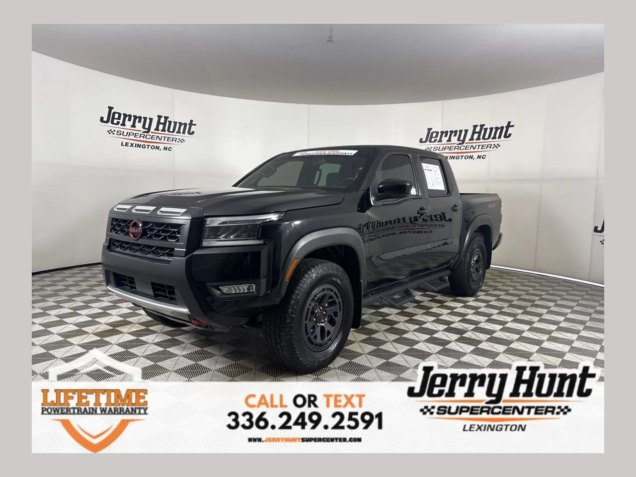 2025 Nissan Frontier PRO-4X Crew Cab 4X4's photo