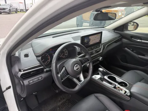 More photos of 2024 Nissan Altima 2.5 SR at Jerry Hunt Supercenter - Lexington, NC