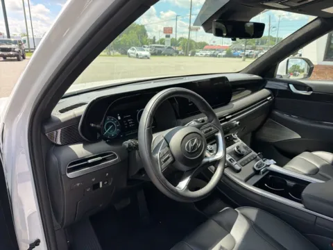 More photos of 2024 Hyundai Palisade Calligraphy at Jerry Hunt Supercenter - Lexington, NC