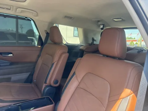 More photos of 2025 Nissan Pathfinder Platinum at Jerry Hunt Supercenter - Lexington, NC