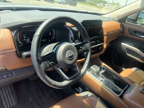 More photos of 2025 Nissan Pathfinder Platinum at Jerry Hunt Supercenter - Lexington, NC