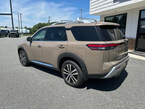 More photos of 2025 Nissan Pathfinder Platinum at Jerry Hunt Supercenter - Lexington, NC