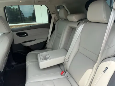 More photos of 2023 Nissan Rogue SL at Jerry Hunt Supercenter - Lexington, NC