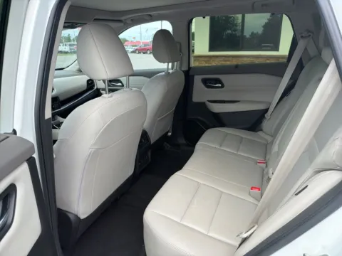More photos of 2023 Nissan Rogue SL at Jerry Hunt Supercenter - Lexington, NC
