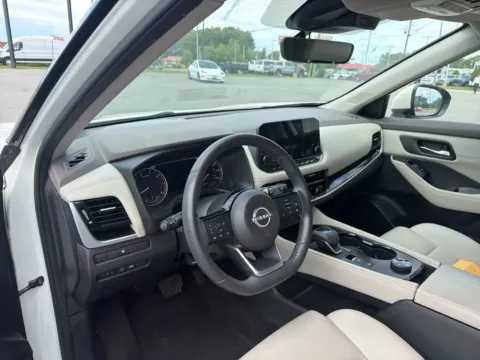 More photos of 2023 Nissan Rogue SL at Jerry Hunt Supercenter - Lexington, NC