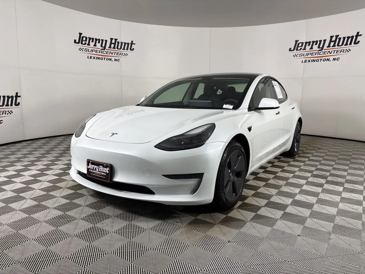 2023 Tesla Model 3 -'s photo