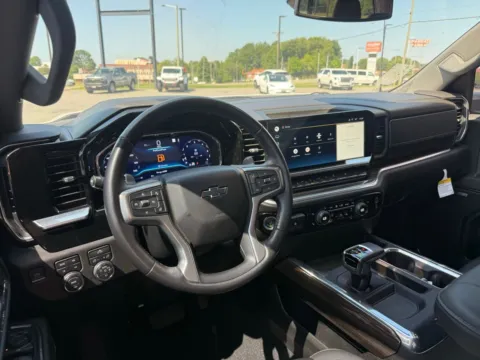 More photos of 2022 Chevrolet Silverado 1500 RST at Jerry Hunt Supercenter - Lexington, NC