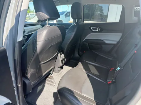 More photos of 2022 Jeep Compass Limited at Jerry Hunt Supercenter - Lexington, NC