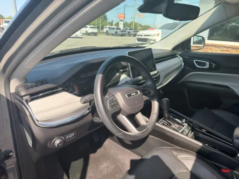 More photos of 2022 Jeep Compass Limited at Jerry Hunt Supercenter - Lexington, NC