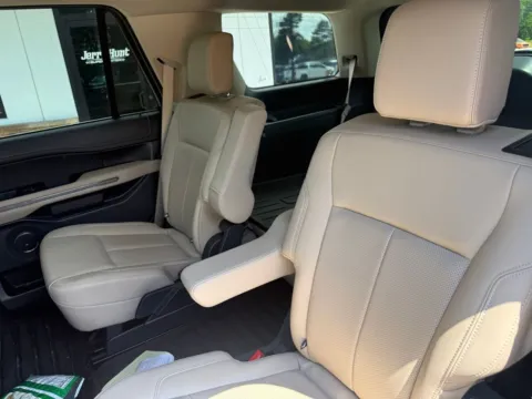 More photos of 2024 Ford Expedition XLT at Jerry Hunt Supercenter - Lexington, NC