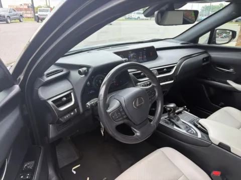 More photos of 2021 Lexus UX 250h Base at Jerry Hunt Supercenter - Lexington, NC