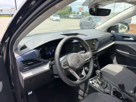 More photos of 2023 Volkswagen Taos 1.5T SE at Jerry Hunt Supercenter - Lexington, NC